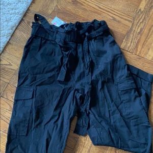 Cargo pant. High rise